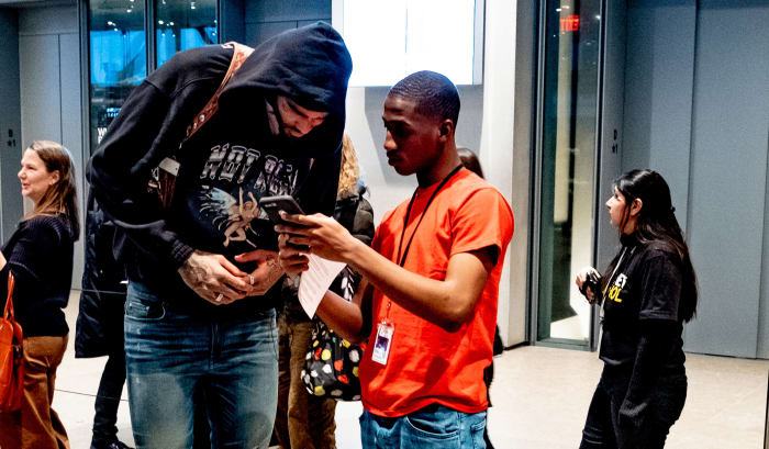 Sacramento Kings center Willie Cauley-Stein stopped to sign an autograph when a teenager at The Whitney asked him. The two also chatted about art.